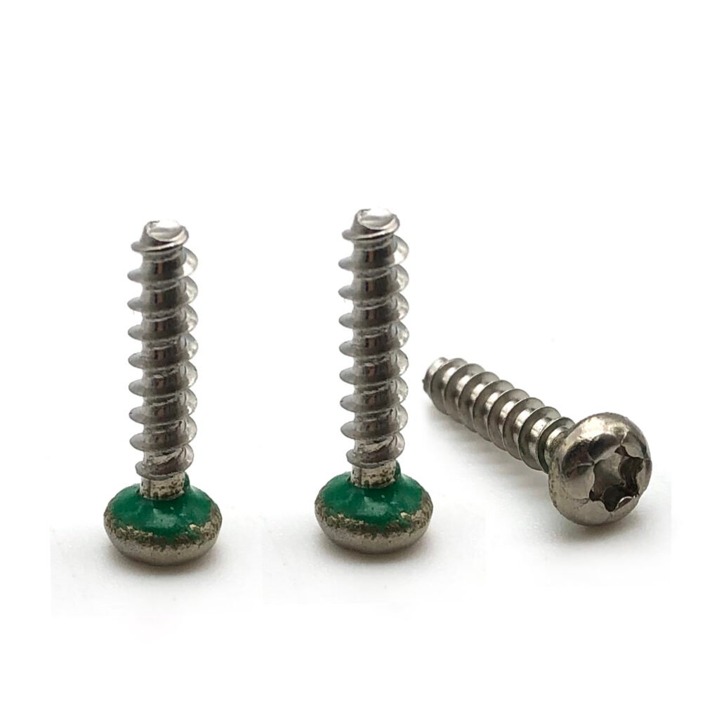 Custom wood screws with different head types and thread designs