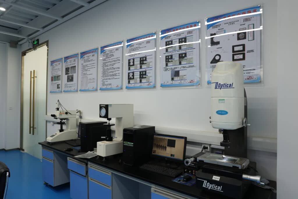 Withdrawal strength testing of custom wood screws in wood samples