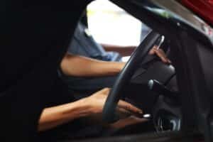 Mechanic,Screwing,The,Steering